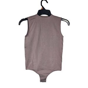 Skims Essential bodysuit Nwot